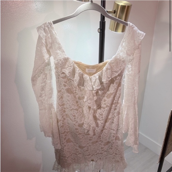 Meshki Lindsay lace mini dress - Picture 4 of 9